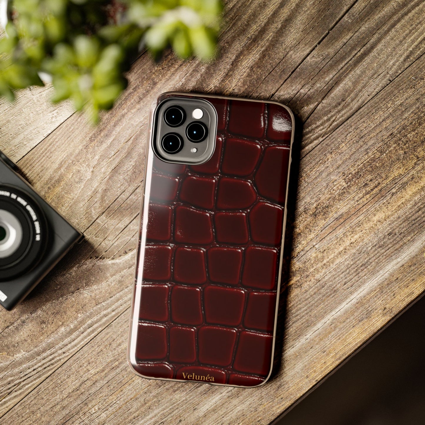 Velunéa Rouge Croc Phone Case