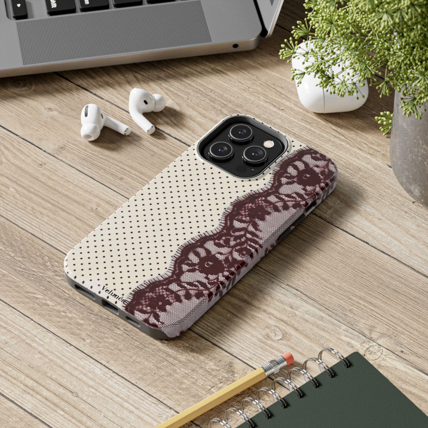 Velunéa Lace Dot Phone Case