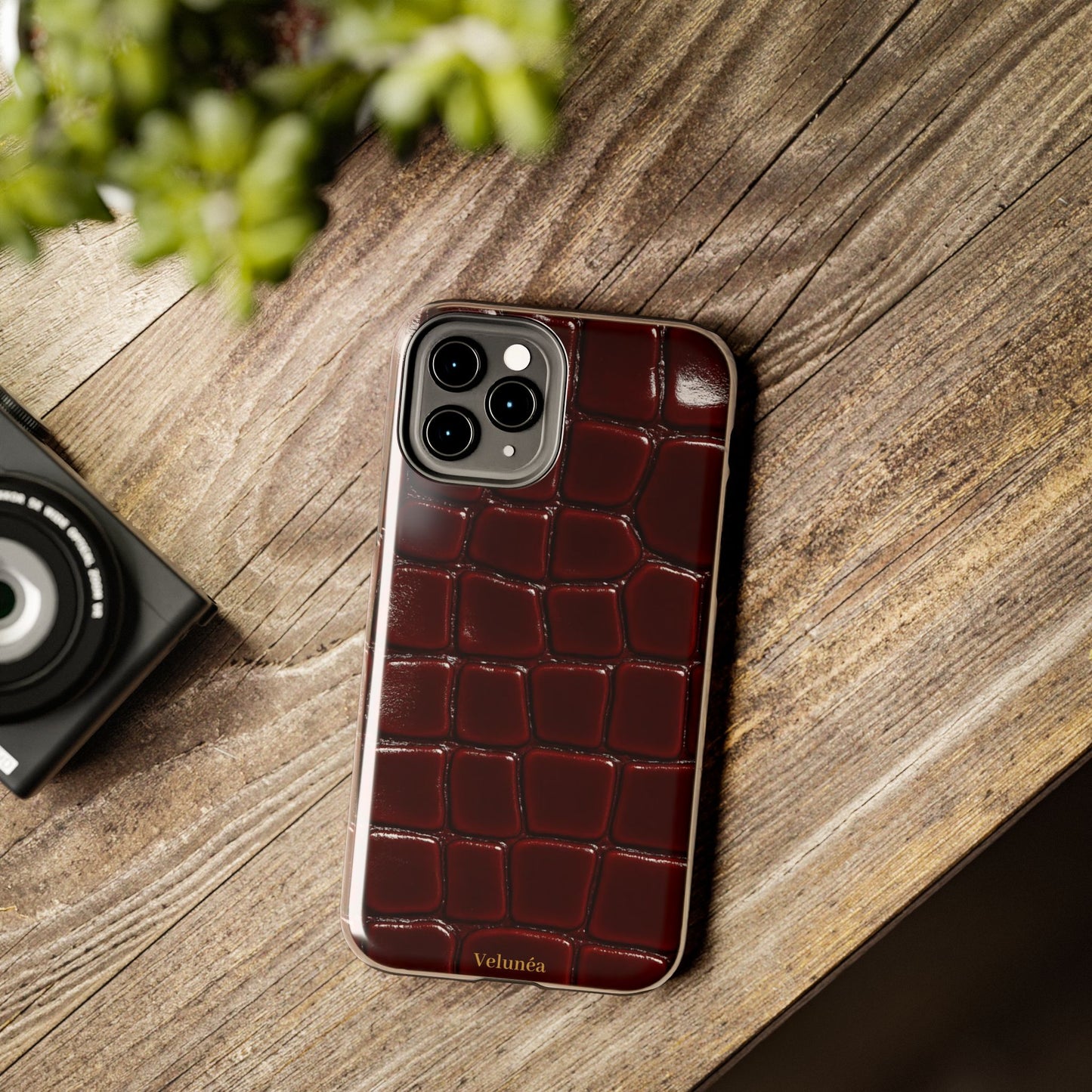 Velunéa Rouge Croc Phone Case
